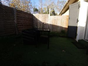 Appartements n1 F2 40m2 avec petit jardin : photos des chambres