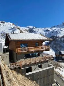 Skiing Resort In The Italian Alps, Chalet Cervinia - 布勒伊-切尔维尼亚