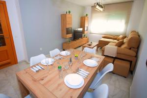 Ave Huelin 3Rooms - Alojamiento con Parking y AC