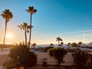 Villa with sea view and luxury heated pool