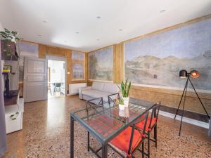 Charme in a Historic Bulding - Bologna Center