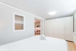 Perfect apartment on beach near Estepona RDR340