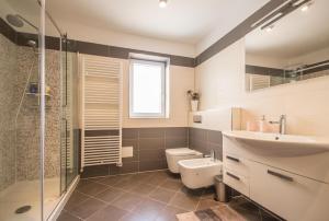 Villa Fabiana, a luxurious and spacious villa, few minutes from the beach