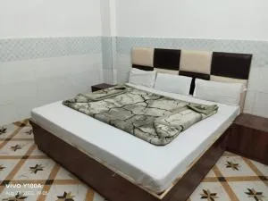 Raghav guest house - Govardhan