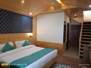 Manaw Valley Resort