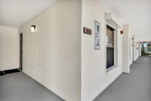 Apartment with Sea View room in Cape Winds Resort