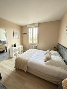 Hotels Hotel De La Mer - Deauville Blonville - Boutique Hotel de charme vue Mer ou Campagne - Acces direct plage : Chambre Double - Vue sur Jardin