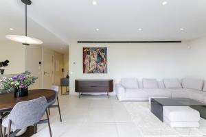 Modern apartment Pedro, Higueron reserve