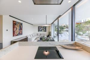 Modern apartment Pedro, Higueron reserve