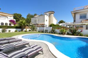 ARENDA Pino Alto Villa Gallo