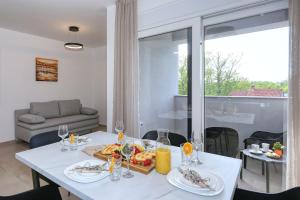 Apartments Bonaca with Jacuzzi