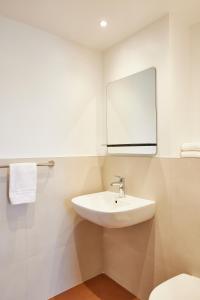 Hotels Hotel des Victoires - Restaurant : photos des chambres