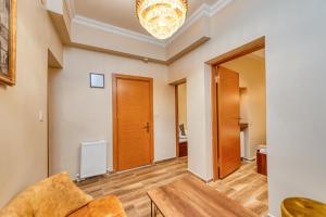 Brown 2 Mansion Oldcity