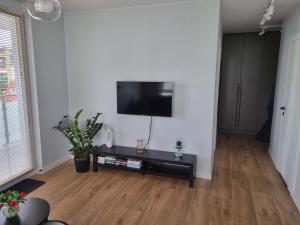Apartament TOPOLOWA - Winda -Parking w HALI GARAŻOWEJ