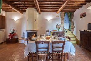 Two-Bedroom Apartment - Split Level
