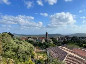 Les Guetalis du Rocher et Village - 莫纳奇亚道勒内