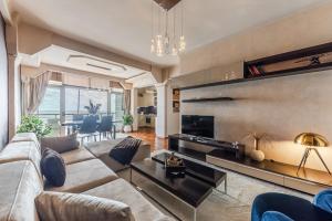 Vollga Seafront Suite by PS