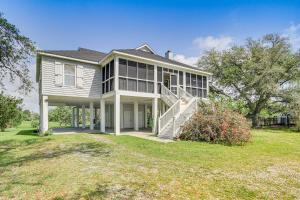 Waveland Vacation Rental - Walk to the Beach!