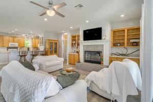 Waveland Vacation Rental - Walk to the Beach!