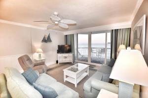 0702 Waters Edge Resort condo