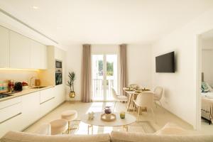 MARBELLA BANUS SUITES - Playas del Duque Beachside Complex