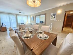 Playa Turquesa 3BR • BBQ • Oceanfront Stay