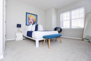 Comfortable Apartment with Pool Gym & other Amenities #3304