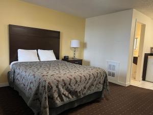 Queen Room room in Port Townsend Inn