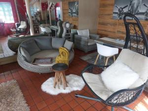 Gallery Guesthouse (La Sky Villa)