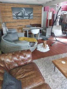 Gallery Guesthouse (La Sky Villa)