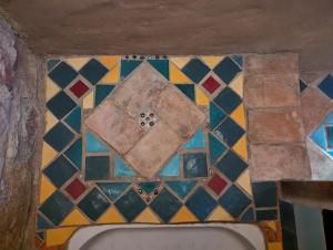 Maison organique à la mauvaise herbe