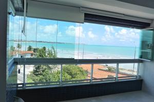João Pessoa, a dois passos do paraíso, 2 suítes com AC, vista panorâmica para o mar do Bessa, portaria 24h e 2 vagas de garagem