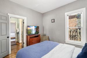 Historical Bungalow Near CSU & Old Town!