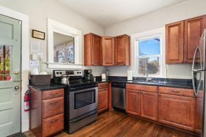 Historical Bungalow Near CSU & Old Town!