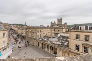 Abbey View Penthouse - Steps from Roman Baths