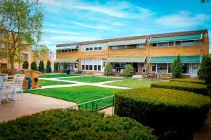 Northside FAMLYNEST Lincoln Sq 4BR 2BA 2P Rare find - Lincolnwood