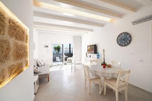 Puerta del Sol La Caleta