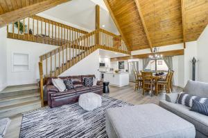 Family Friendly Modern Cabin in Munds Park!