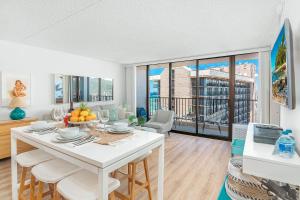 Lovely 1BR Ocean View Condo, Near Beach + Parking!