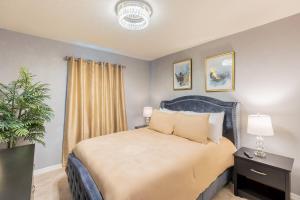 Pretty Themed House wPvt Pool and Game Room 26061