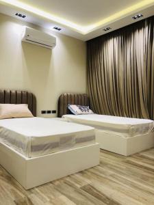 Luxurious Lake View Flat 2BR 115