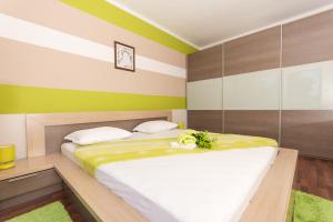 Apartments with parking space Okrug Gornji, Ciovo - 22799