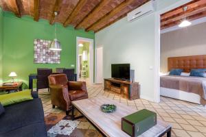 Urban District Apartments - St. Antoni Market (3BR)