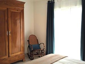 Maisons de vacances Maison Cosy, Renovee, Proche Plage et Centre, Jardin, Animaux Bienvenus - FR-1-652-19 : photos des chambres