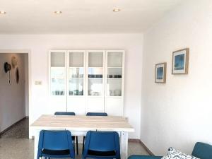 Apartamento en Segunda Línea de Playa con Terraza, WIFI y Parking en Santa Margarita - ES-258-120