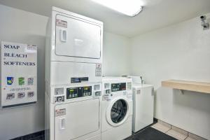 Travelodge by Wyndham Fayetteville