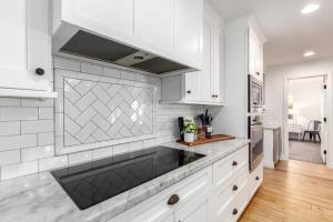 Sweetwater - Resort-Style Getaway - Pool, Spa & Fire Pit Haven