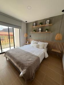 Casa Berlín, Lake Access