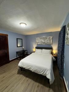 Comfy Getaway, 5 Bed, Sleeps 9, walk to falls!