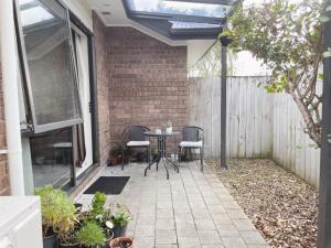 2 Bedroom house in Hamilton Central